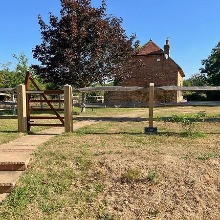 The Lodge Thakeham Exterior foto